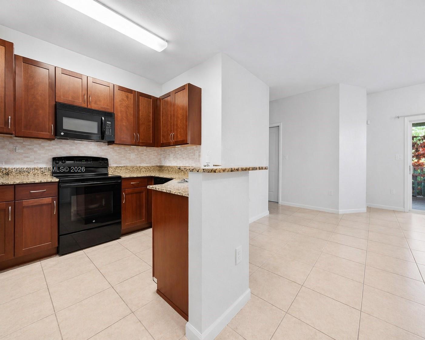 MANDARIN LAKES - Residential Lease