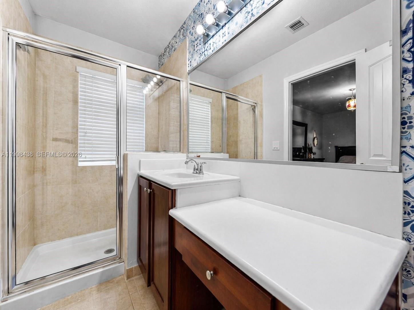 MANDARIN LAKES - Residential Lease