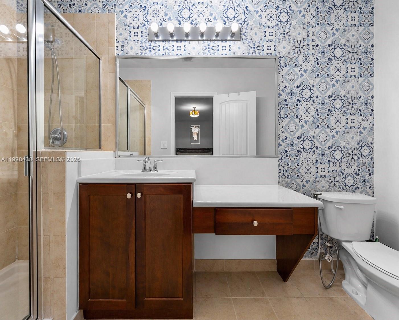 MANDARIN LAKES - Residential Lease