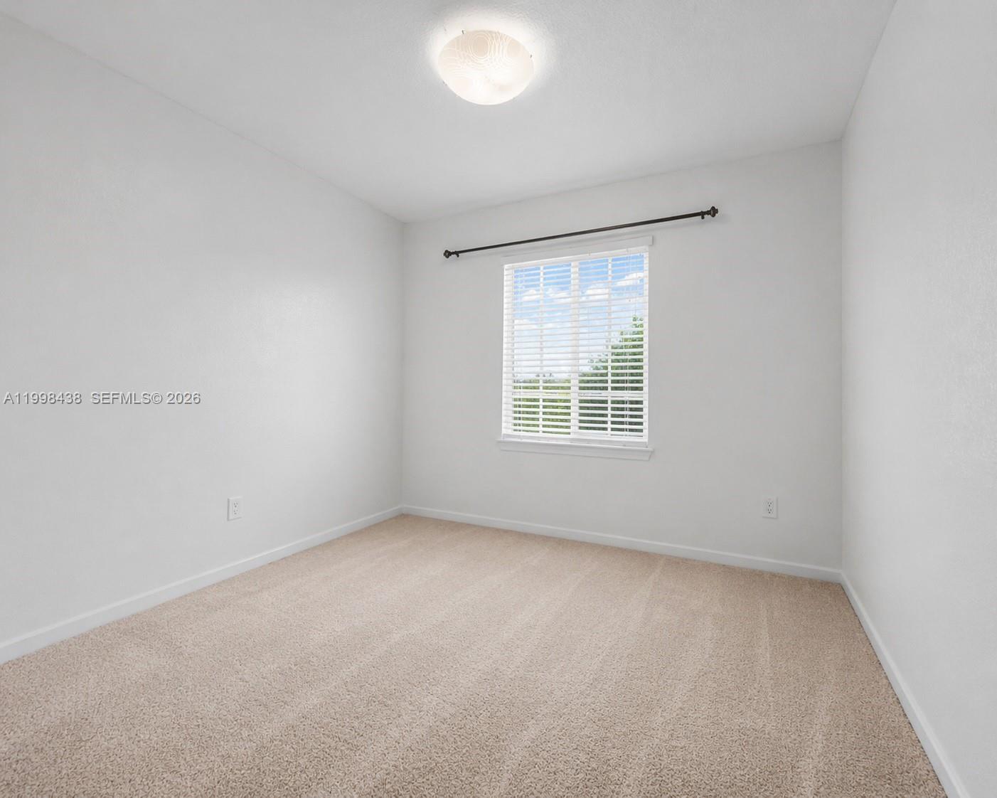 MANDARIN LAKES - Residential Lease