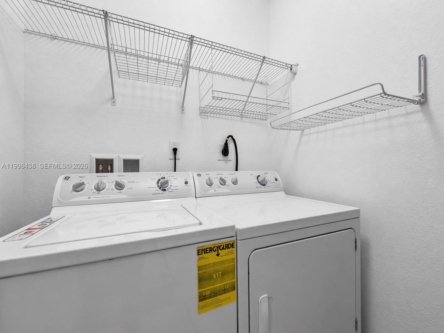 MANDARIN LAKES - Residential Lease