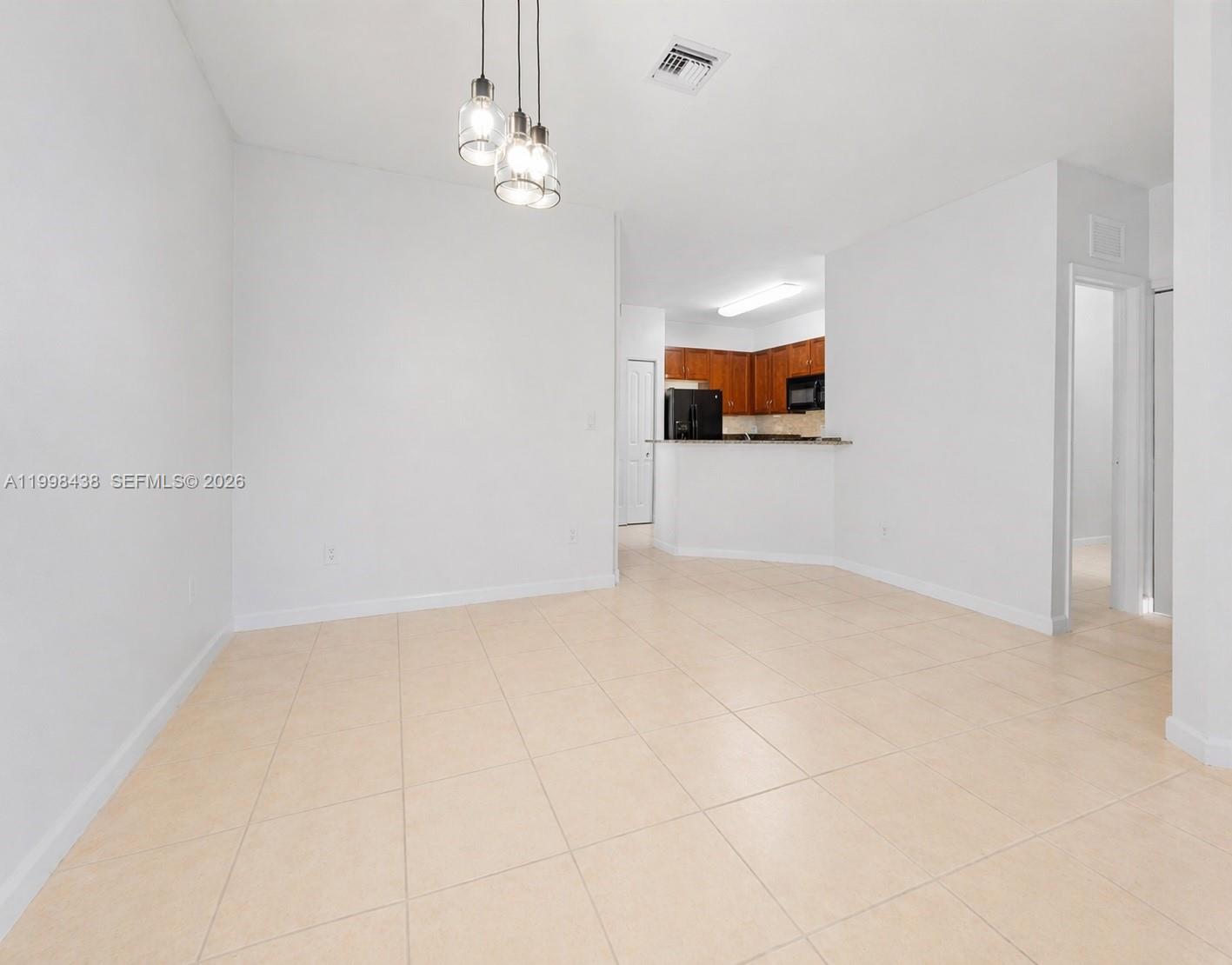 MANDARIN LAKES - Residential Lease