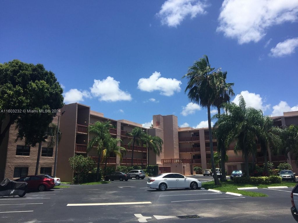 Photo of 1021 Mockingbird Ln #112, Plantation, FL 33324 (MLS # A11603232)