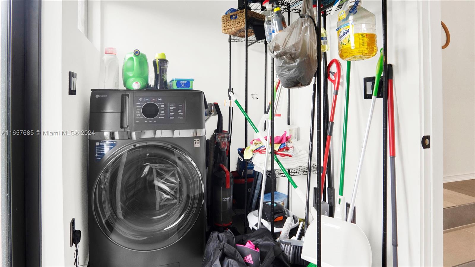 BRICKELLS FLAGLER - Residential Lease