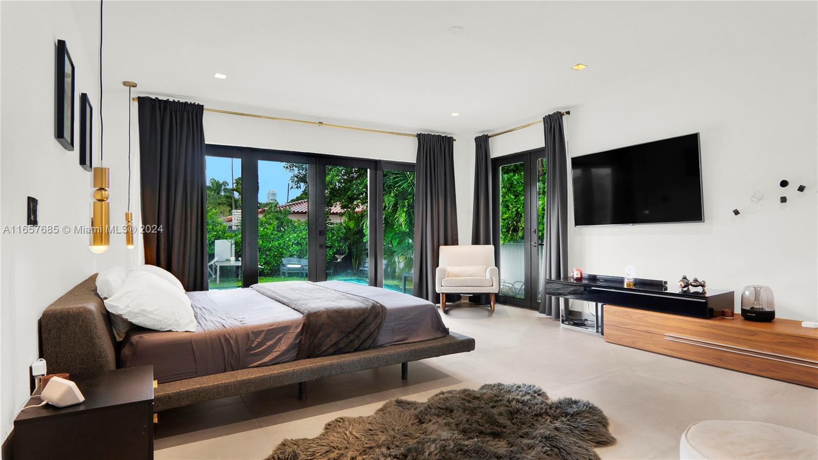 BRICKELLS FLAGLER - Residential Lease