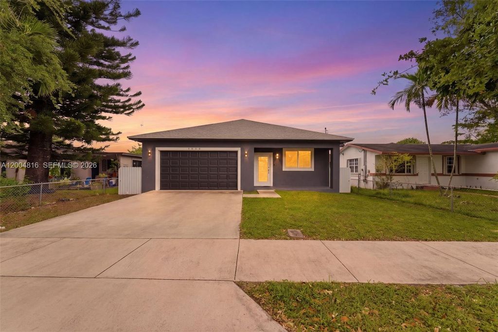 Photo of 5628 Flagler St, Hollywood, FL 33023 (MLS # A12004816)