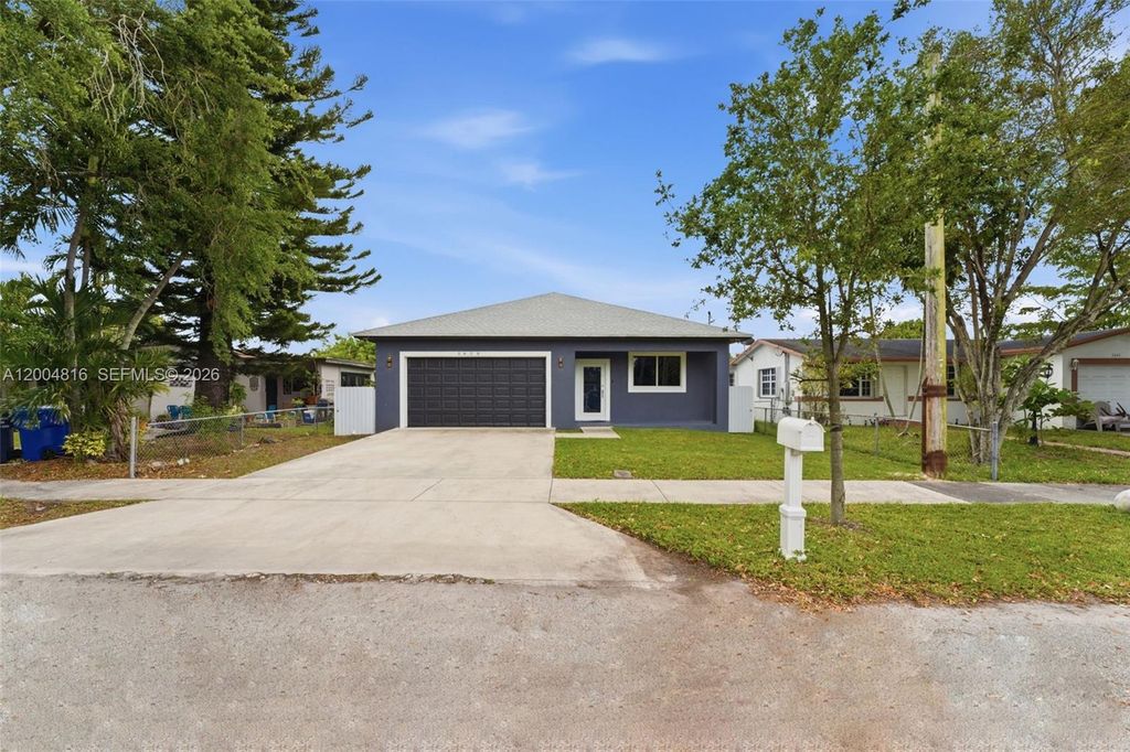 Photo of 5628 Flagler St, Hollywood, FL 33023 (MLS # A12004816)