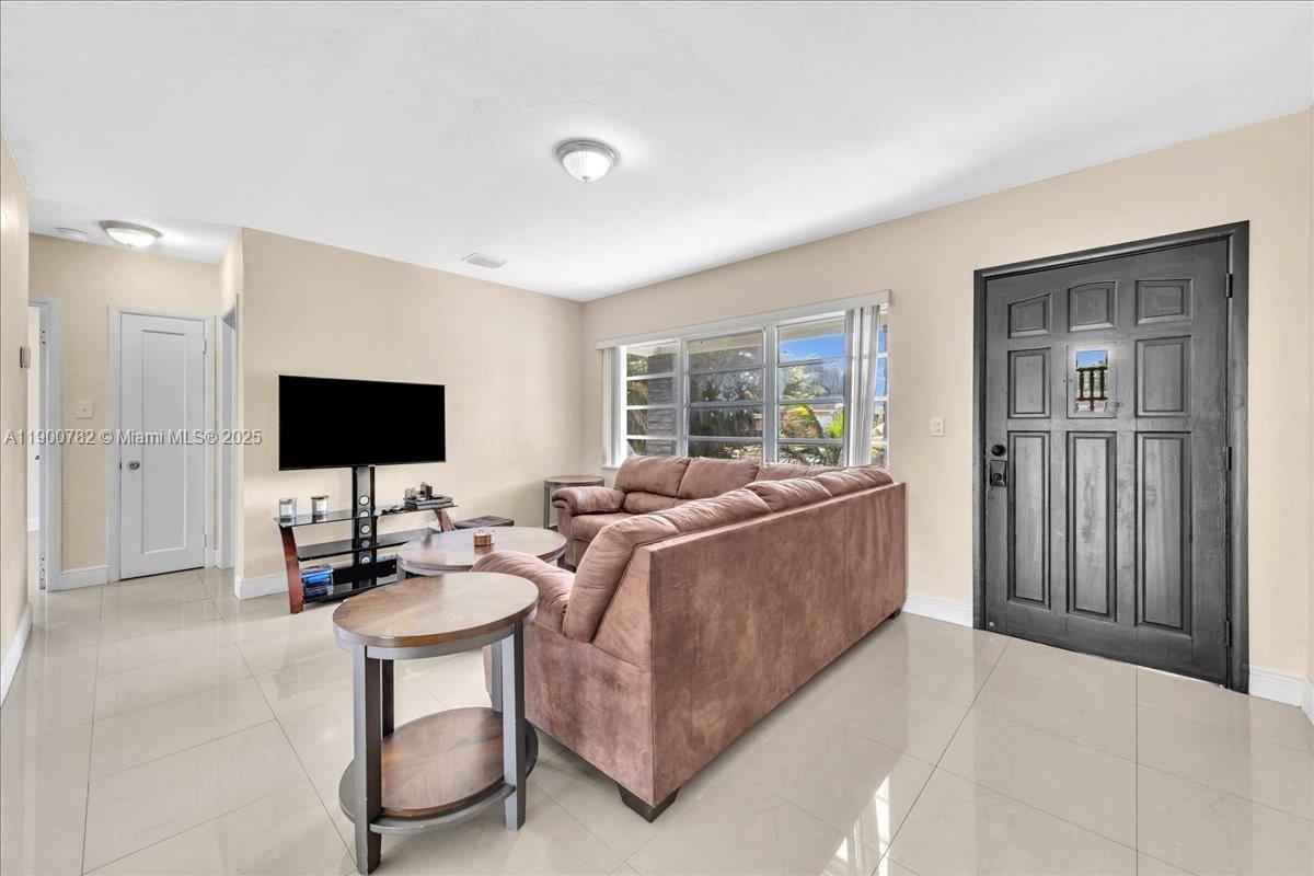 BREEZY HEIGHTS 1ST ADDN - Residential