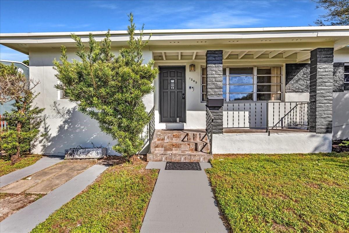 BREEZY HEIGHTS 1ST ADDN - Residential