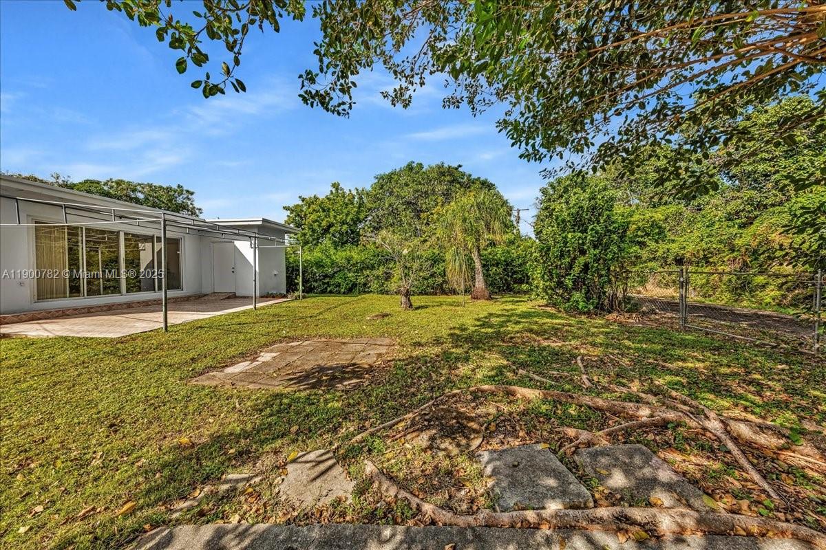 BREEZY HEIGHTS 1ST ADDN - Residential