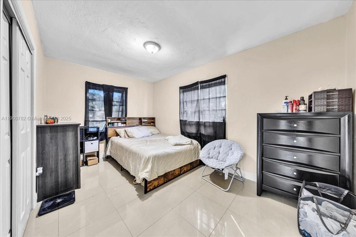 BREEZY HEIGHTS 1ST ADDN - Residential