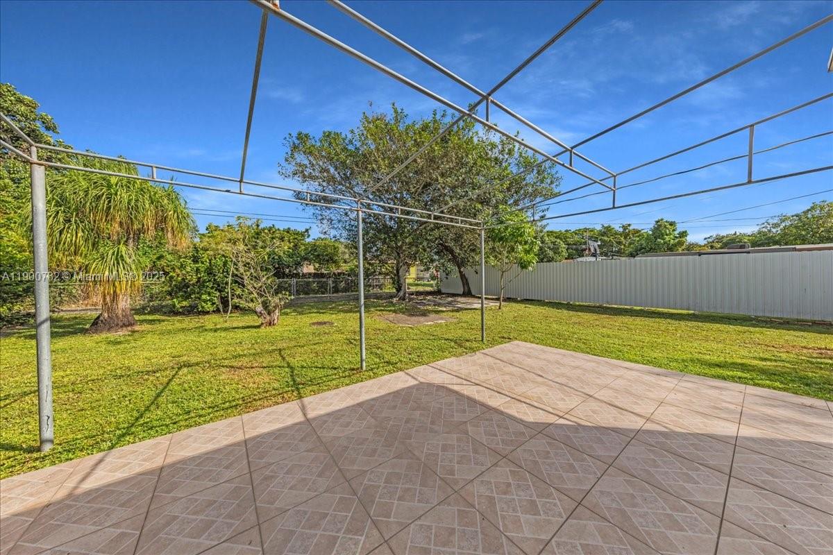 BREEZY HEIGHTS 1ST ADDN - Residential