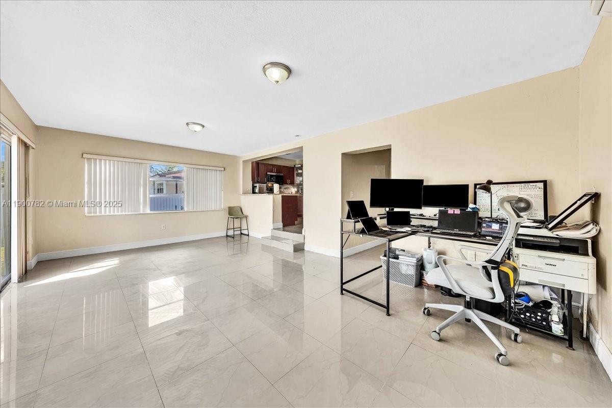 BREEZY HEIGHTS 1ST ADDN - Residential