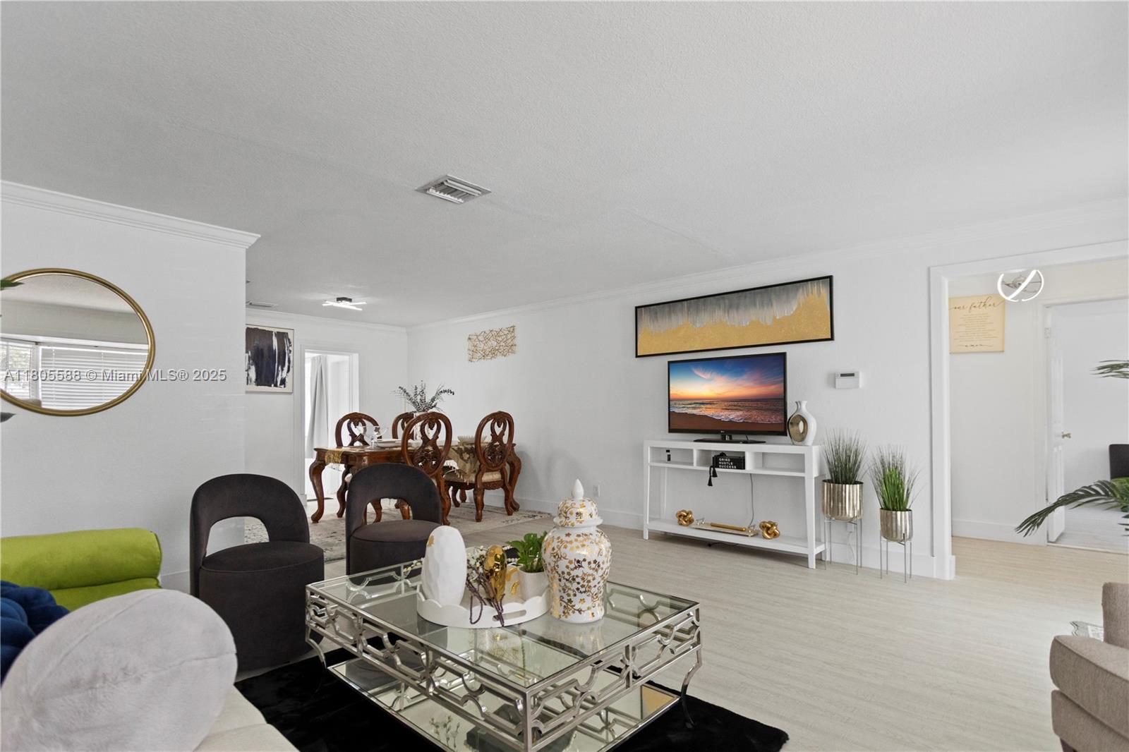 2630 NW 44th Ter, Lauderhill, FL, 33313/$478,900 4 2630 NW 44th Ter