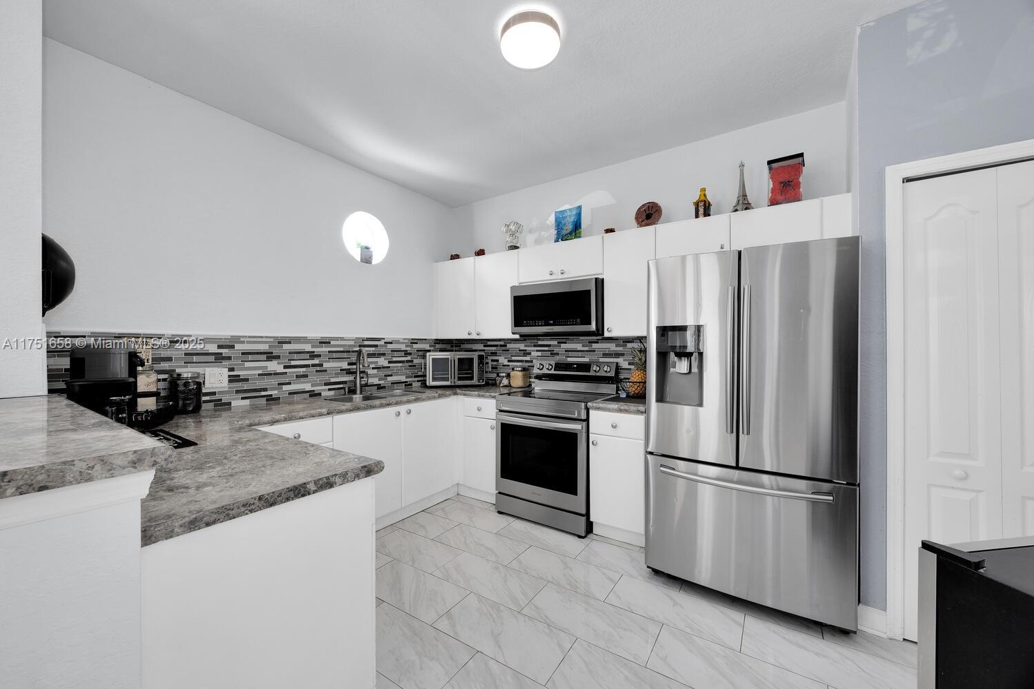 4331 SW 160th Ave 108
