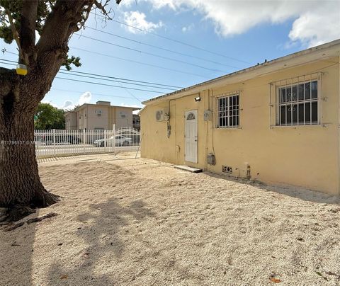 7724 NE 1st Ave B Miami FL 33138