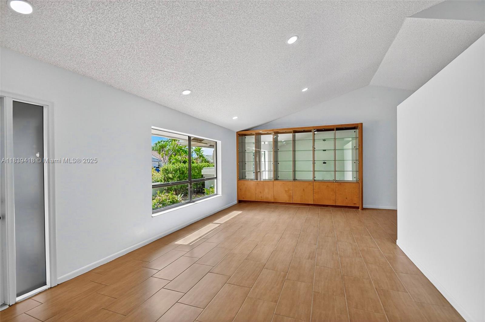 9721 Majestic Way