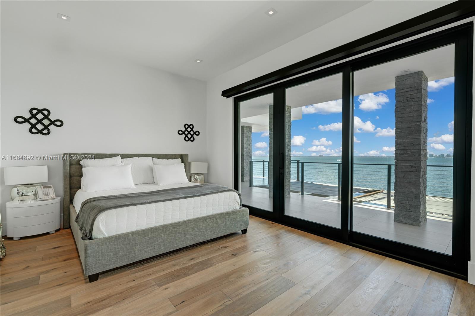 TROPICAL ISLE HOMES SUB 4 - Residential
