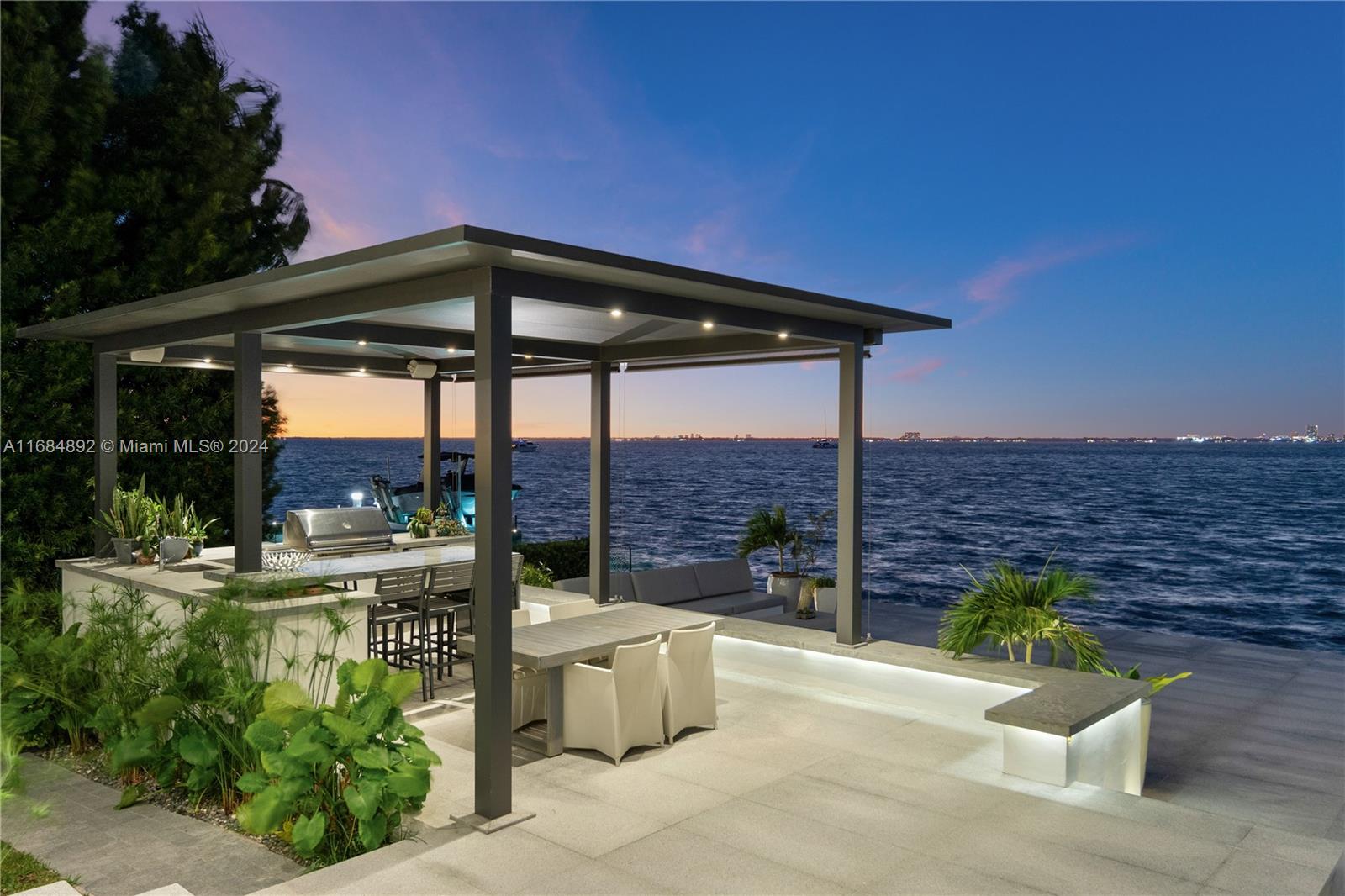TROPICAL ISLE HOMES SUB 4 - Residential