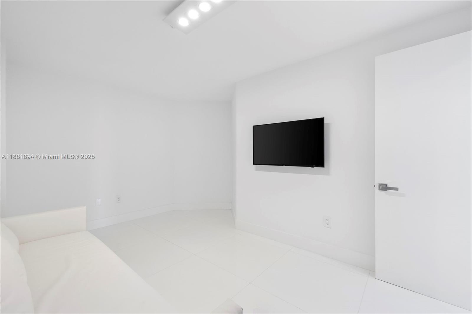 MARINA PALMS RESIDENCES S - Residential