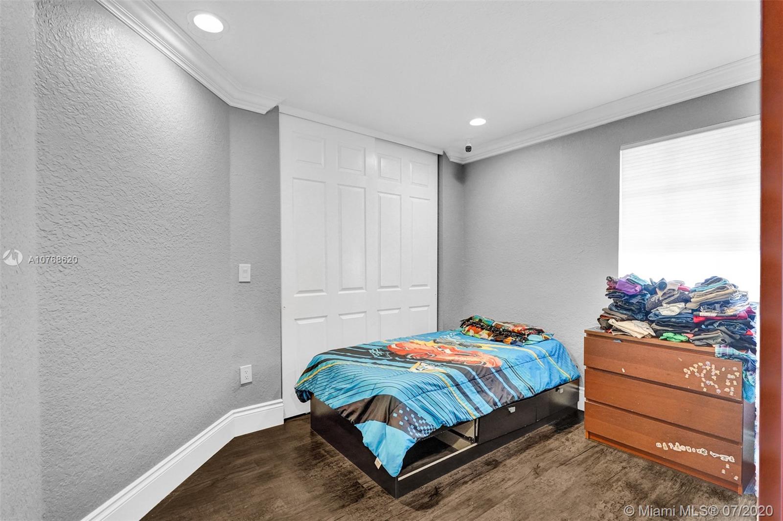 MADISON GREEN - Residential