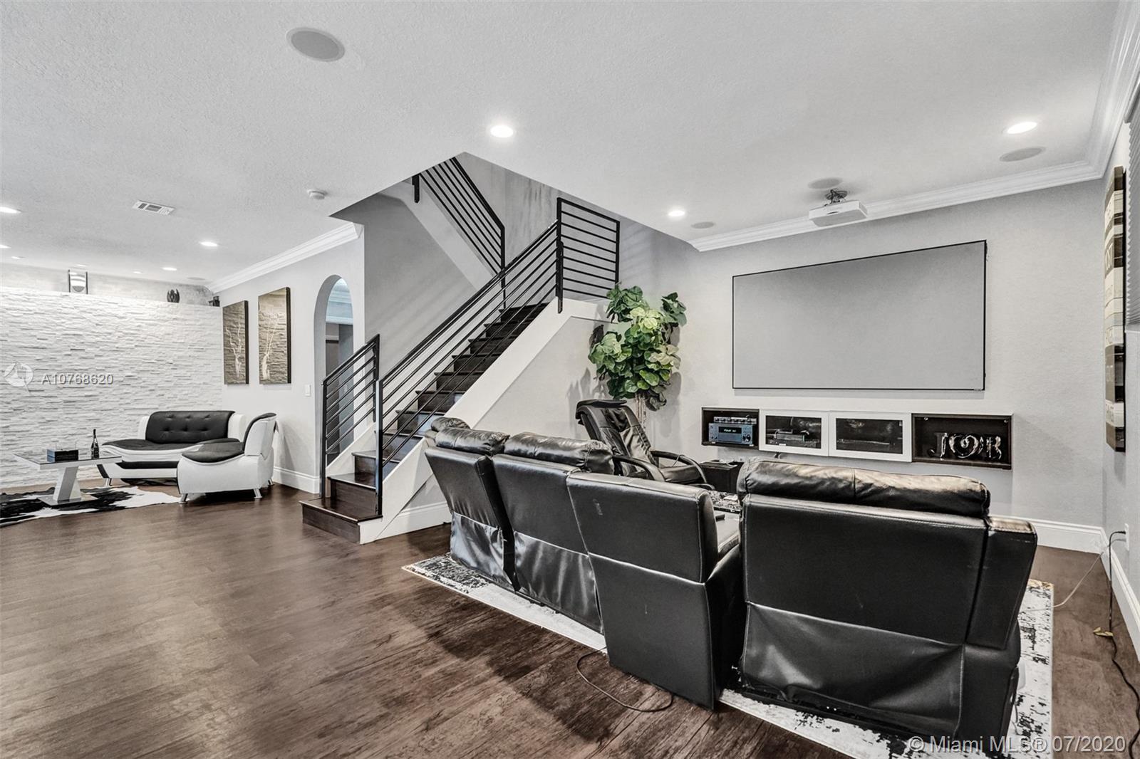 MADISON GREEN - Residential