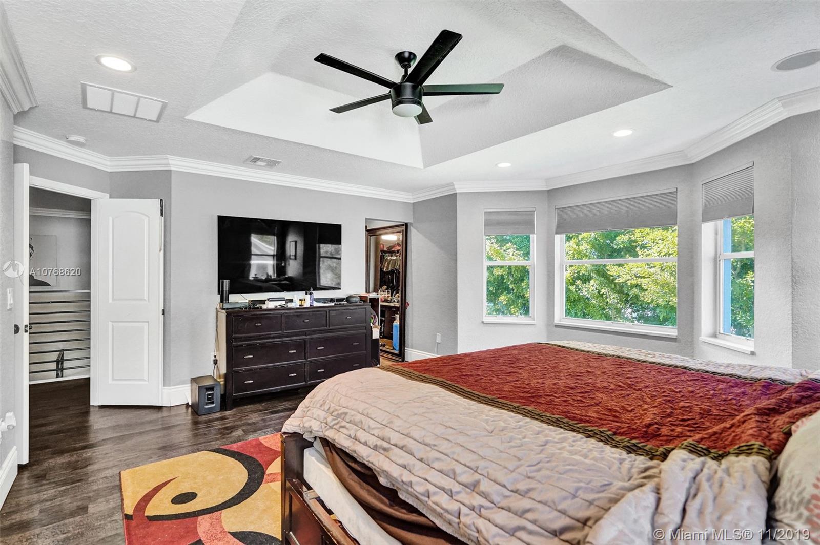 MADISON GREEN - Residential