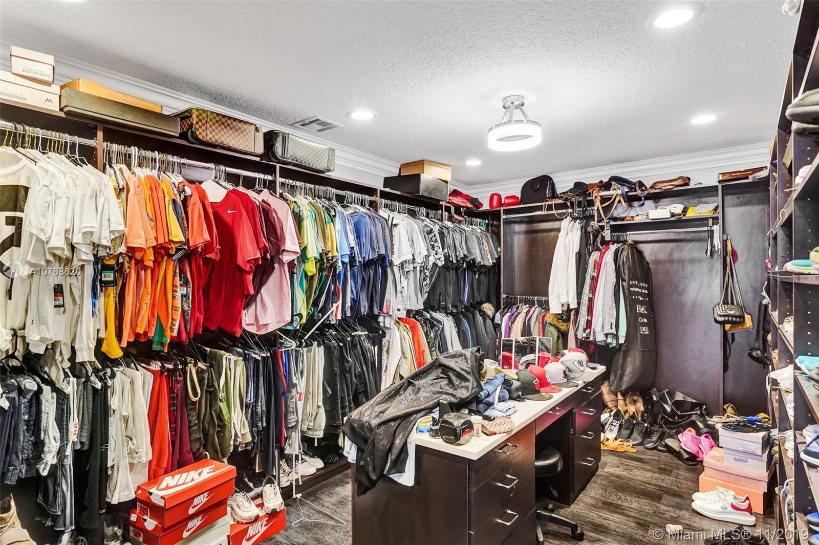 MADISON GREEN - Residential