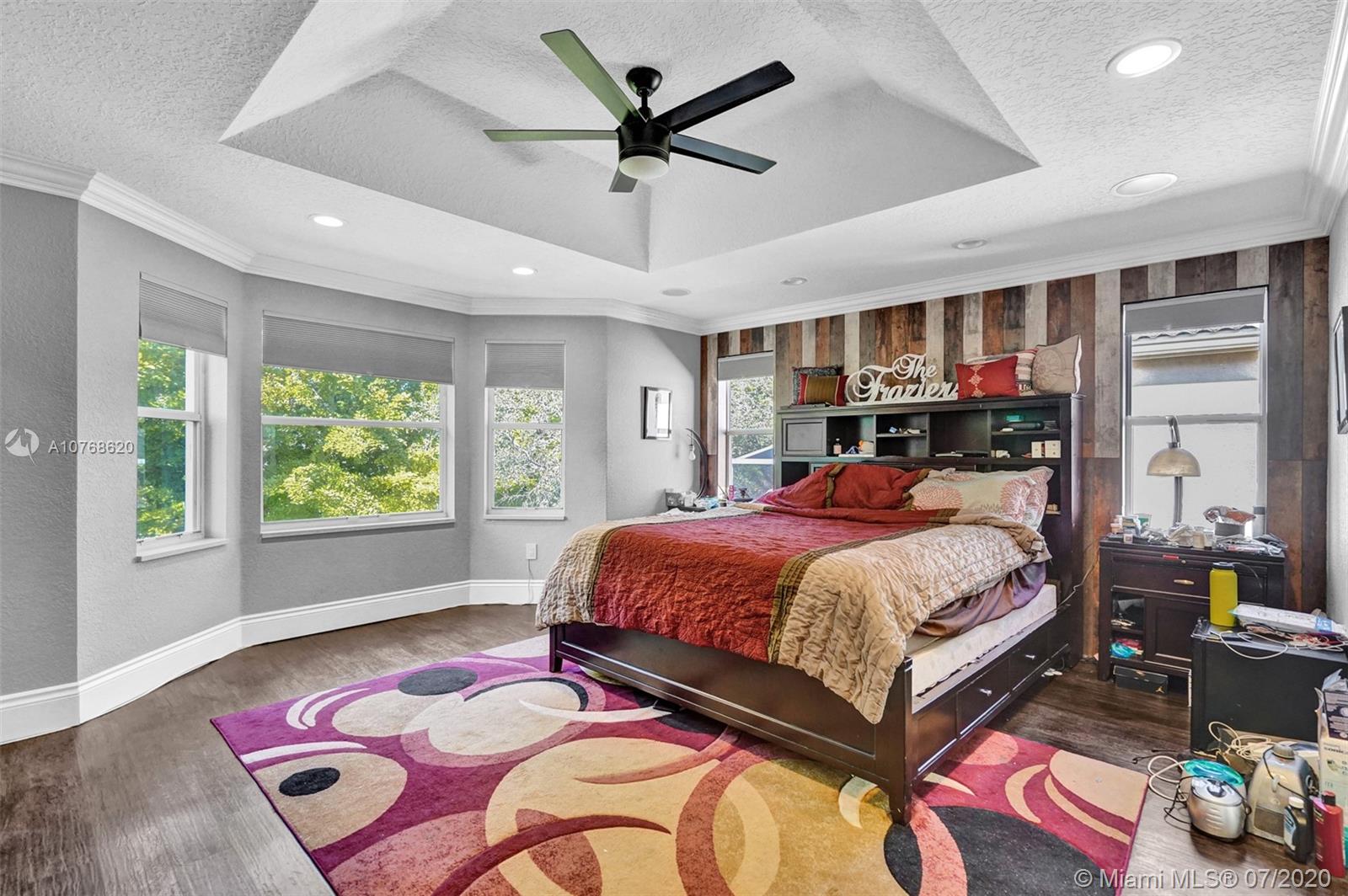 MADISON GREEN - Residential