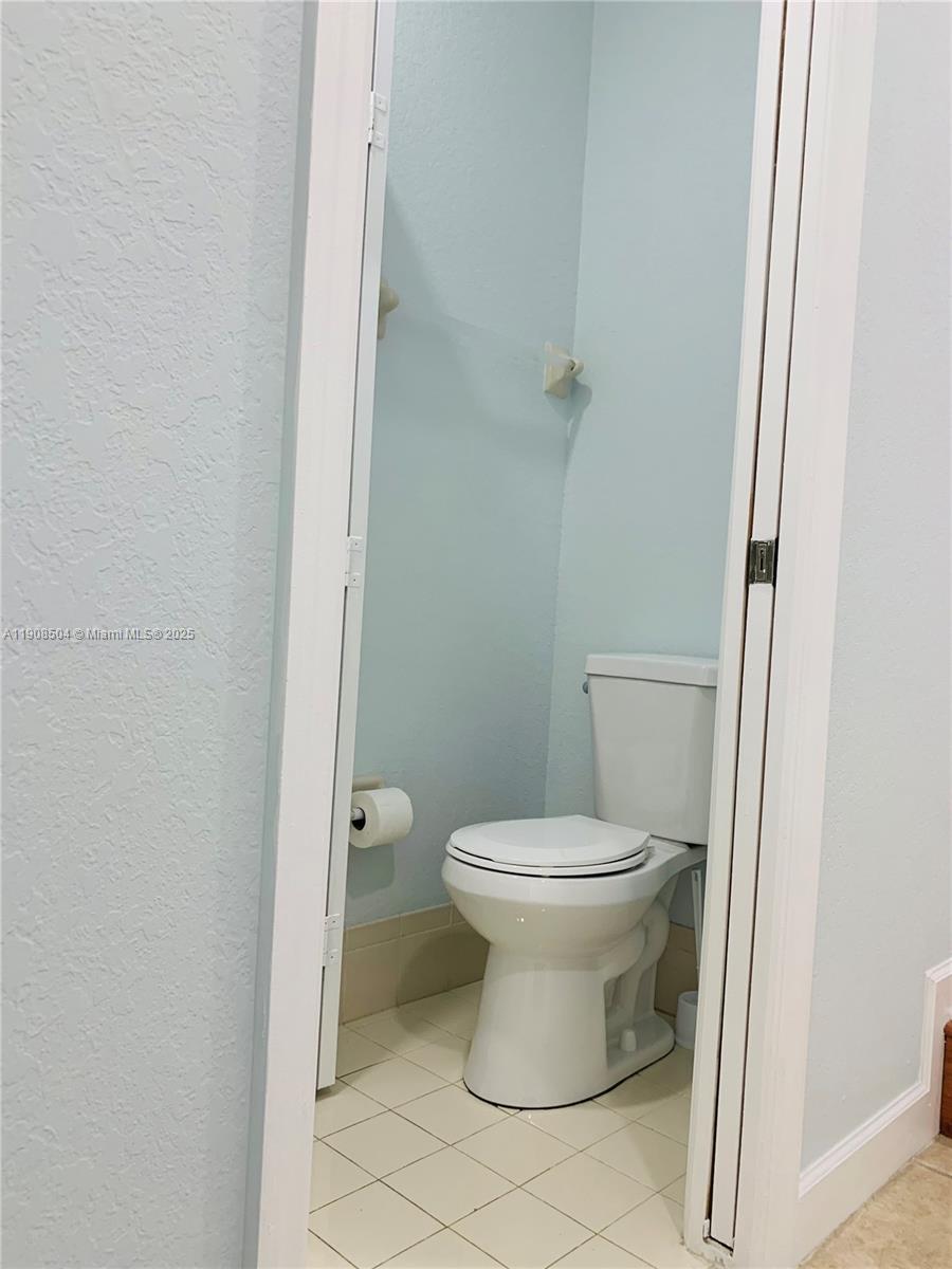 SHOMA HOMES AT COUNTRY CL - Residential Lease