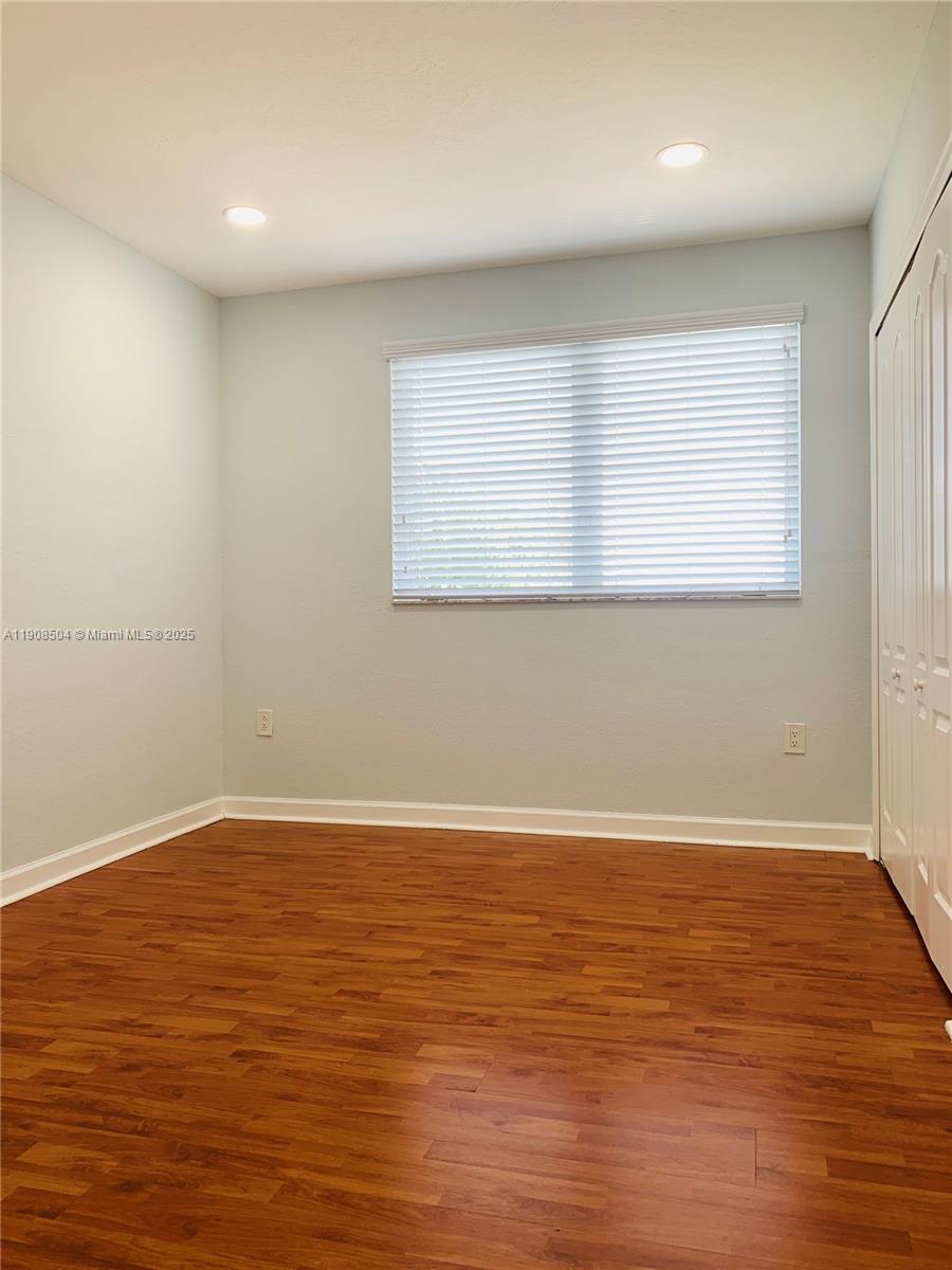 SHOMA HOMES AT COUNTRY CL - Residential Lease