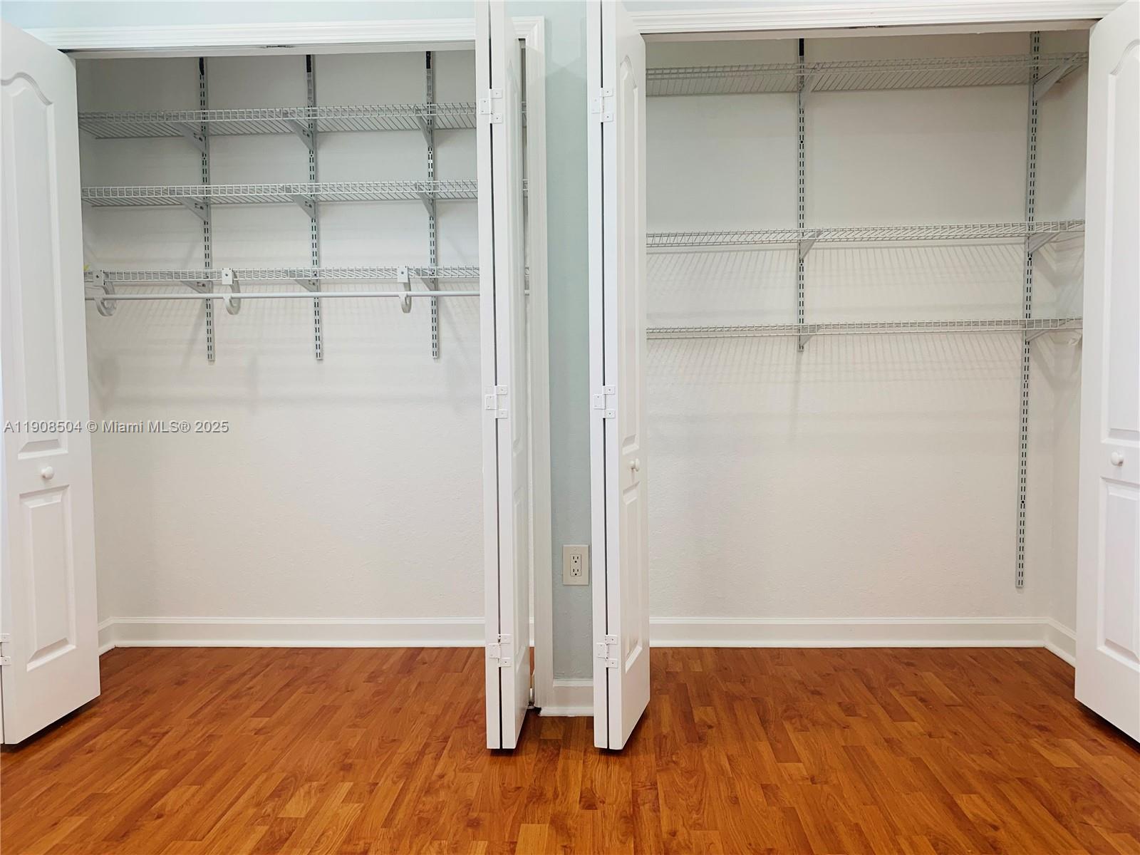 SHOMA HOMES AT COUNTRY CL - Residential Lease