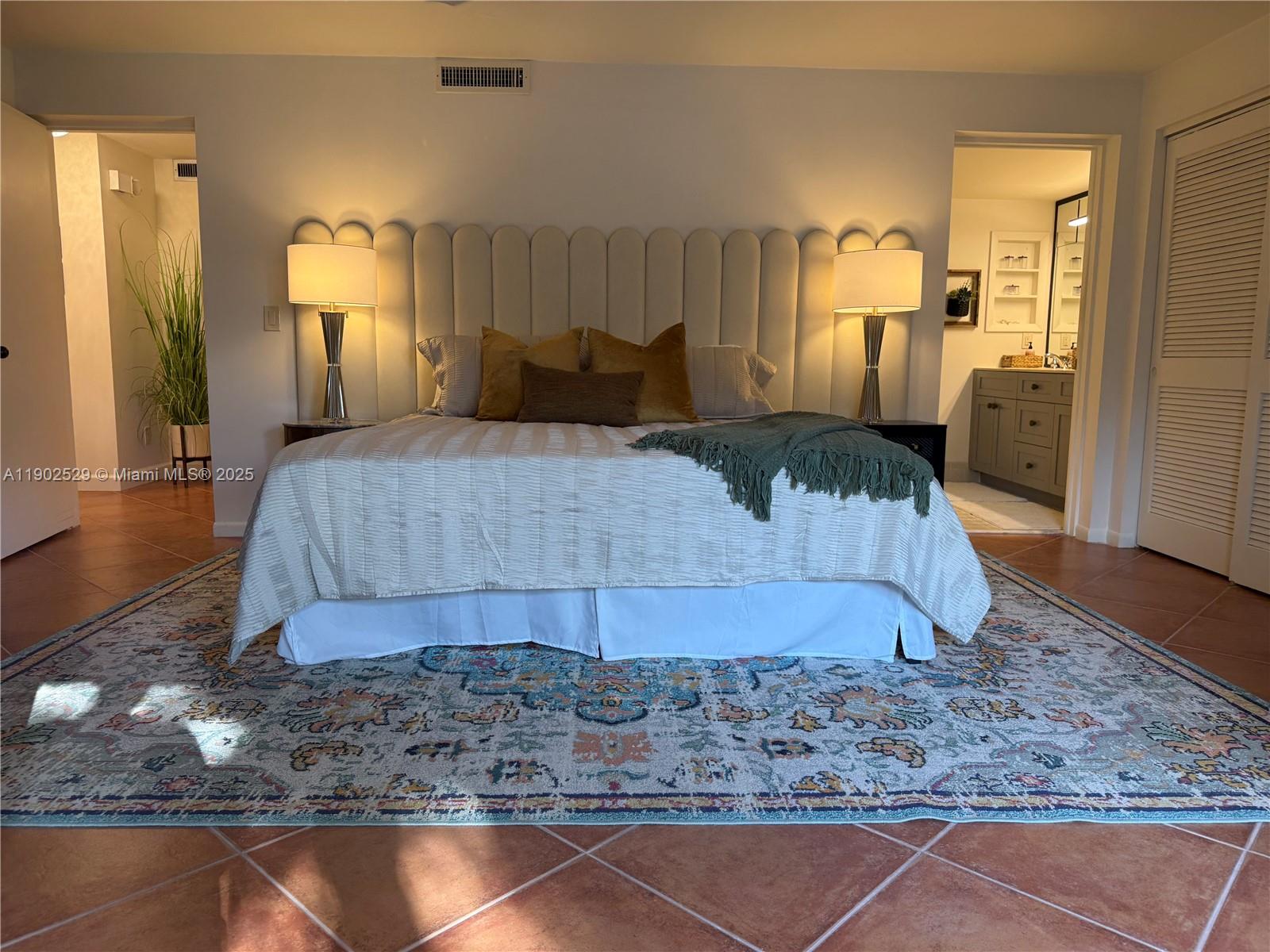 WINDWARD IV CONDOMINIUM - Residential