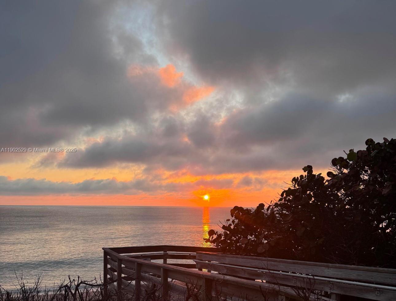 WINDWARD IV CONDOMINIUM - Residential