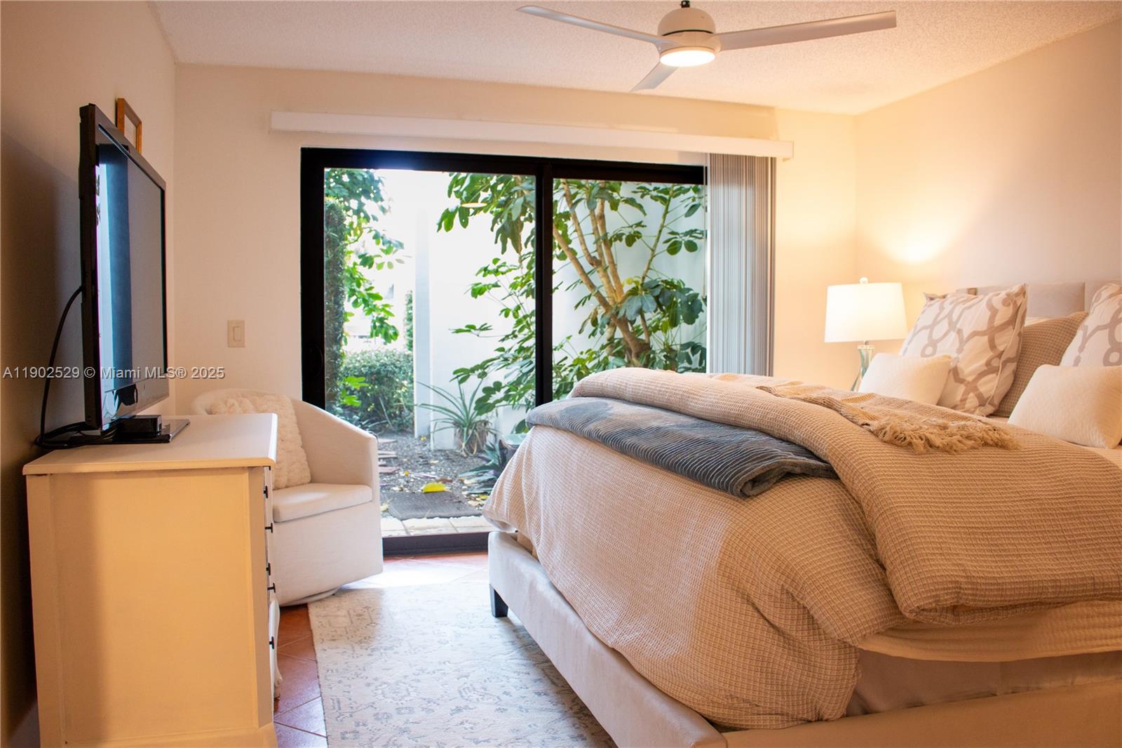 WINDWARD IV CONDOMINIUM - Residential