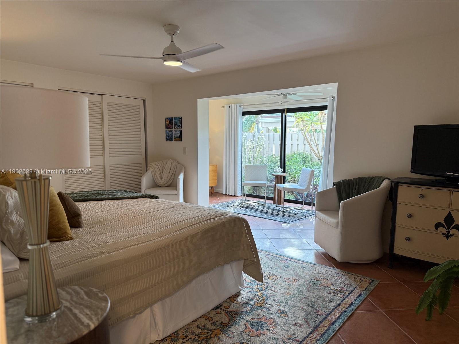 WINDWARD IV CONDOMINIUM - Residential