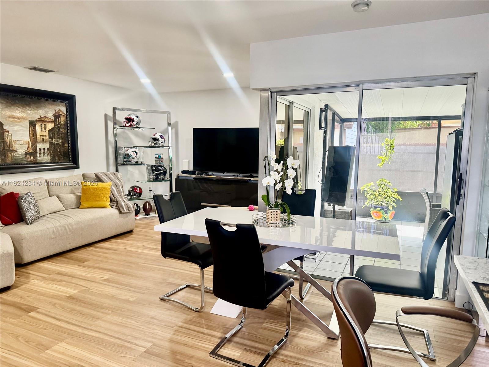 OAK PARK ESTATES SEC 1 - Residential