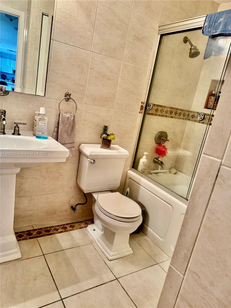 OAK PARK ESTATES SEC 1 - Residential