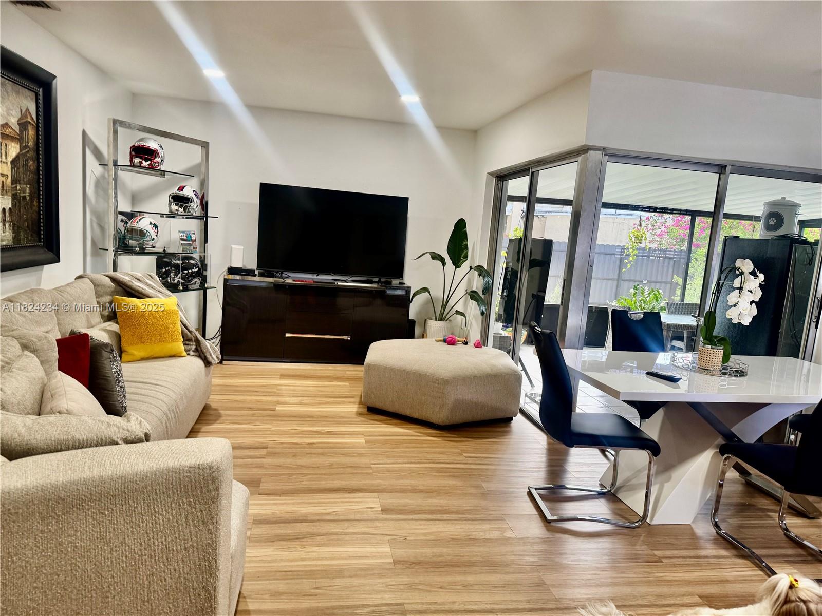 OAK PARK ESTATES SEC 1 - Residential