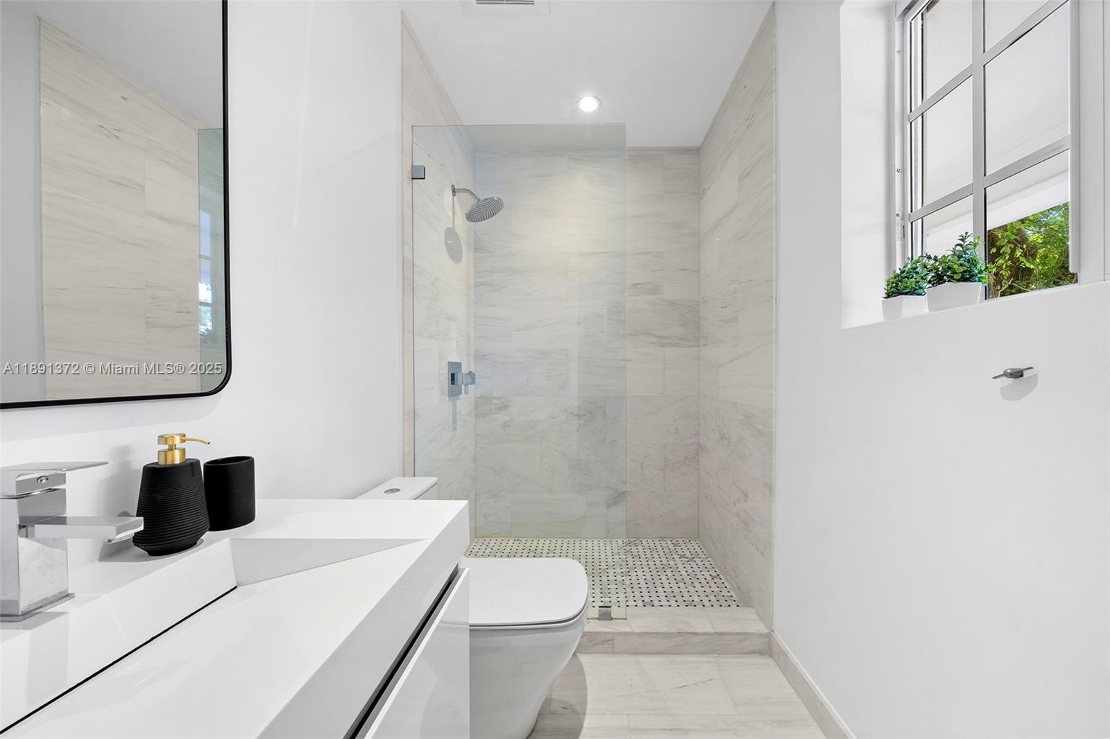 BAY POINT - Residential Lease