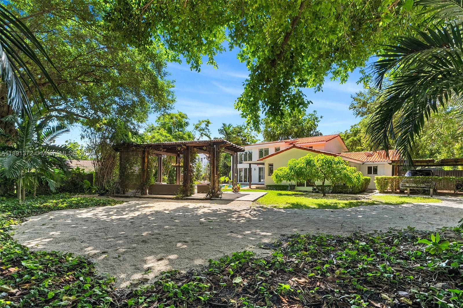 BAY POINT - Residential Lease