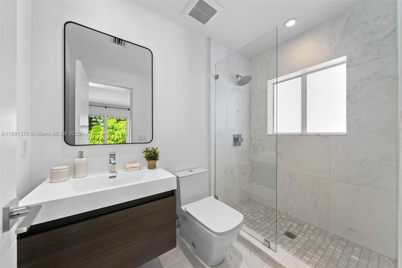 BAY POINT - Residential Lease