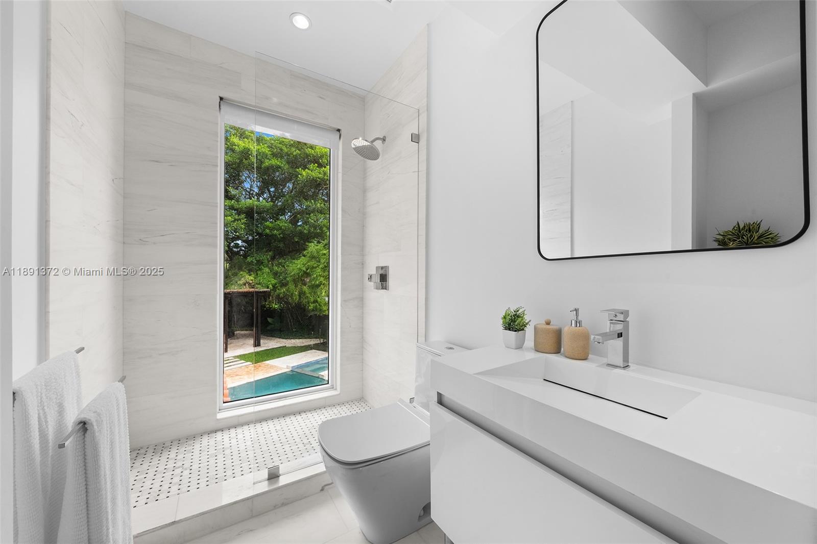 BAY POINT - Residential Lease