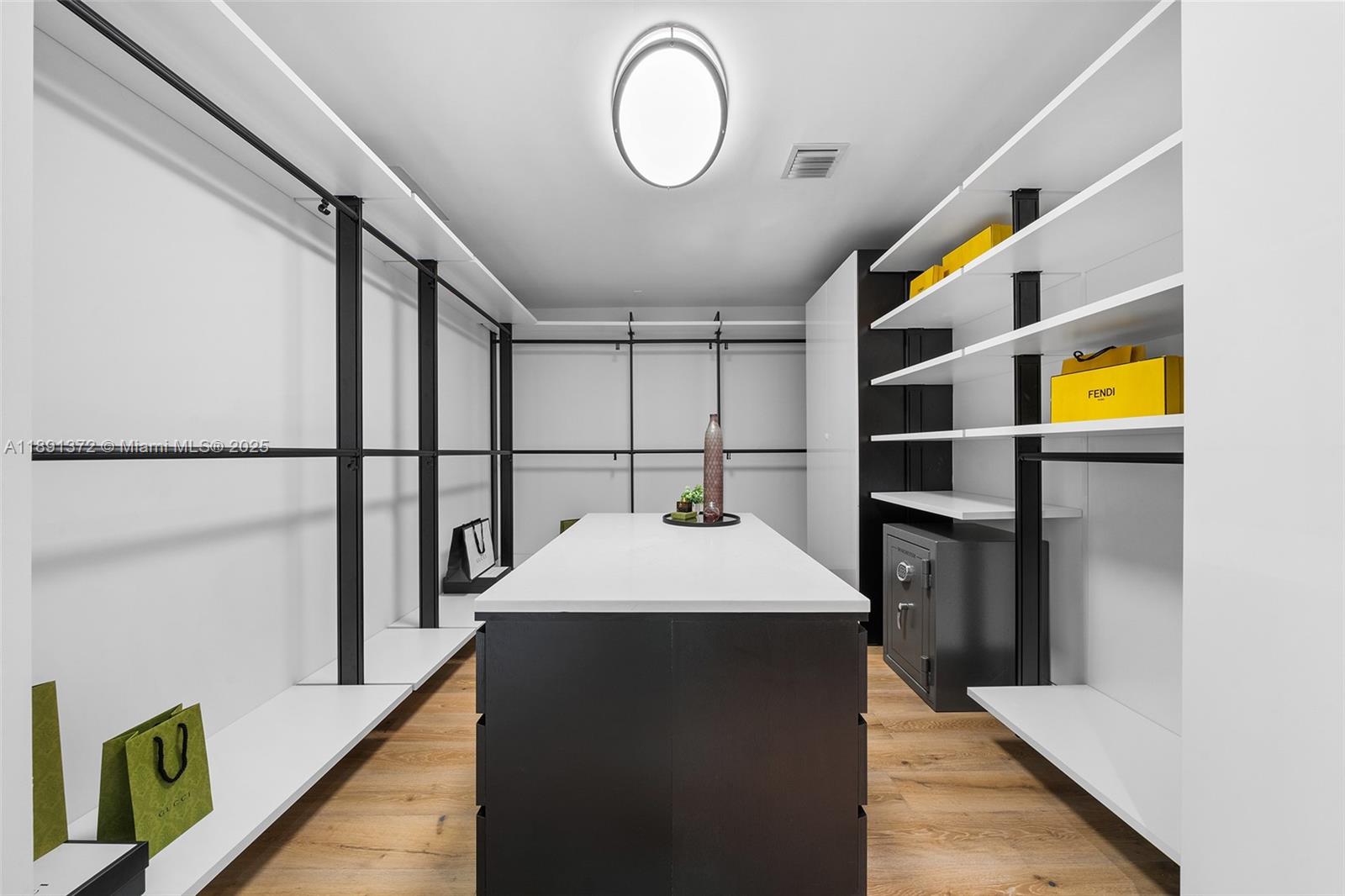 BAY POINT - Residential Lease