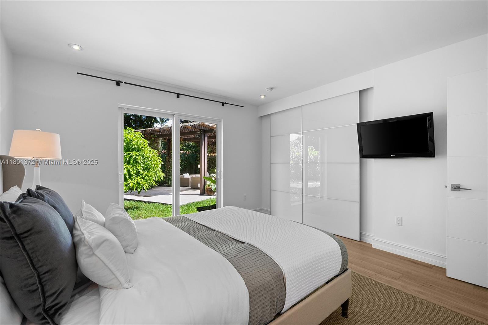 BAY POINT - Residential Lease