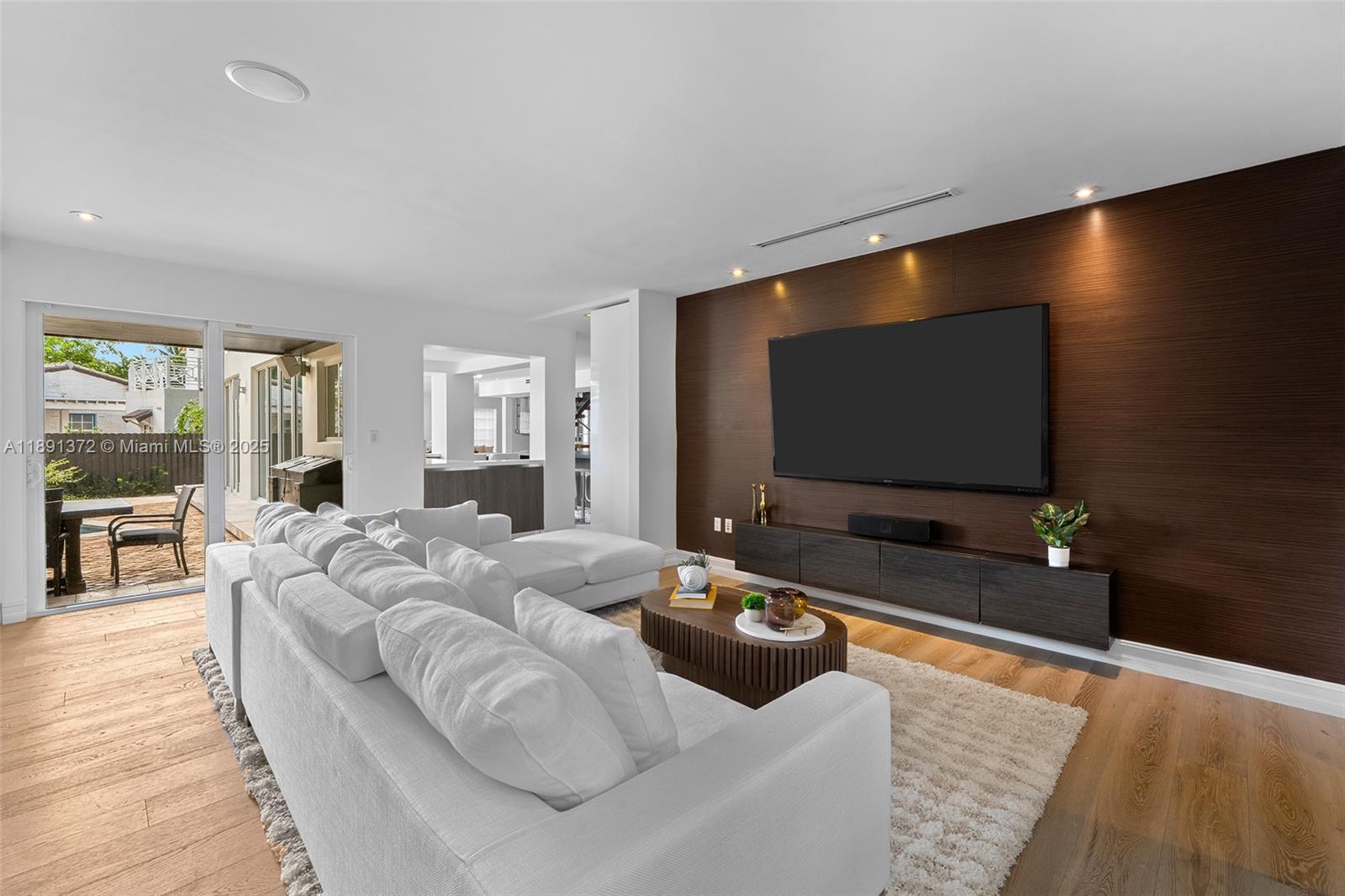 BAY POINT - Residential Lease