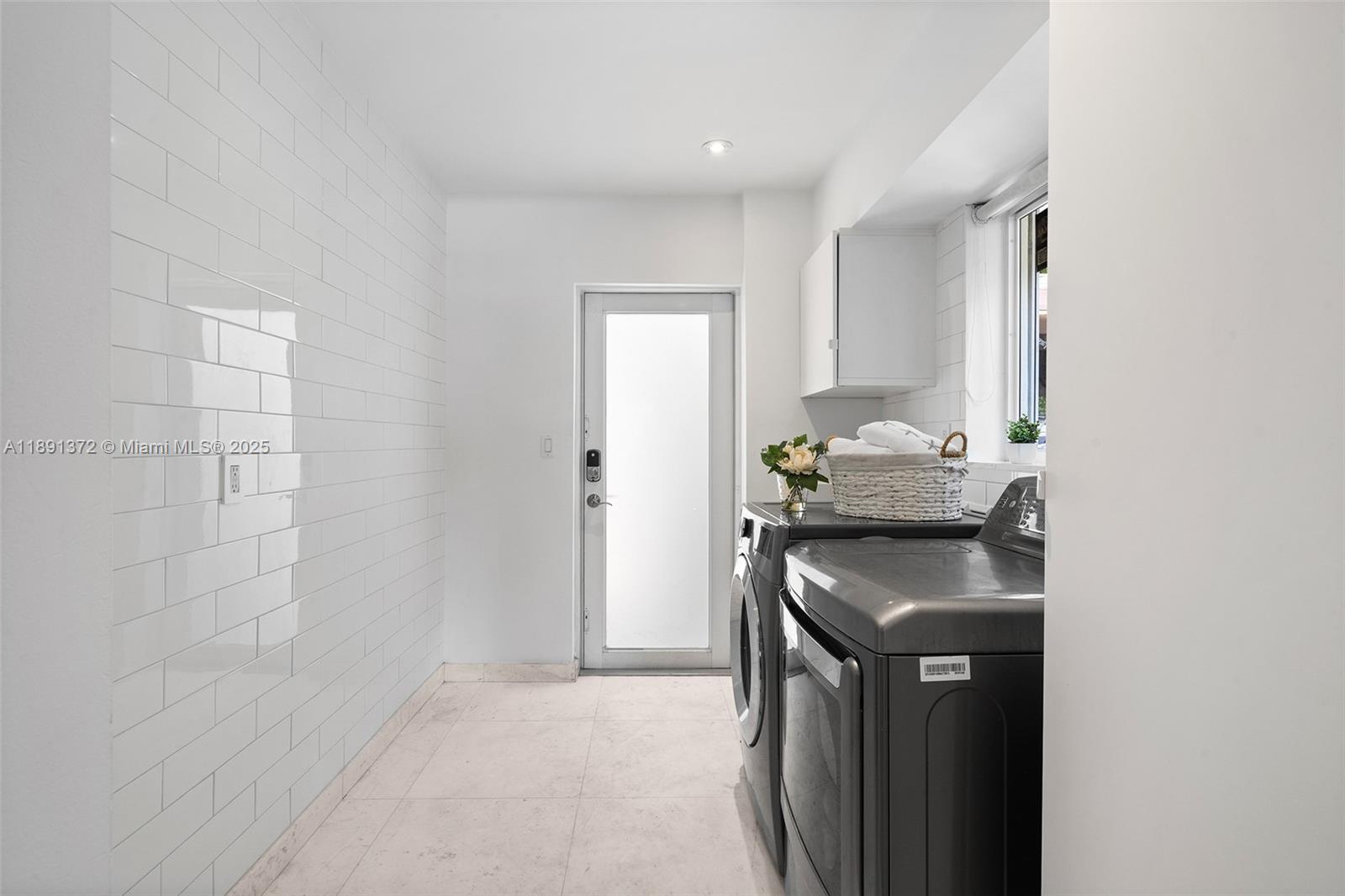 BAY POINT - Residential Lease