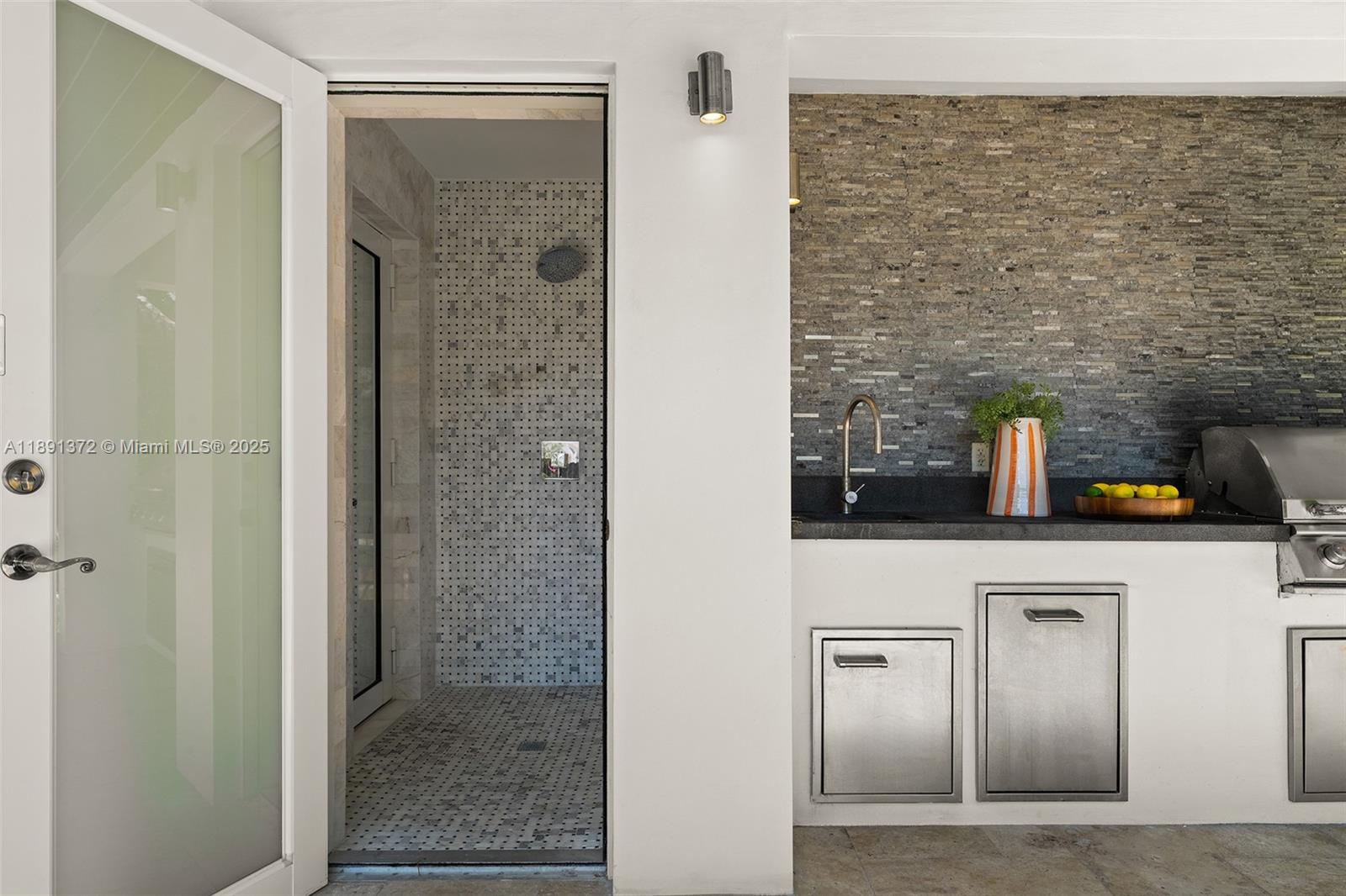 BAY POINT - Residential Lease