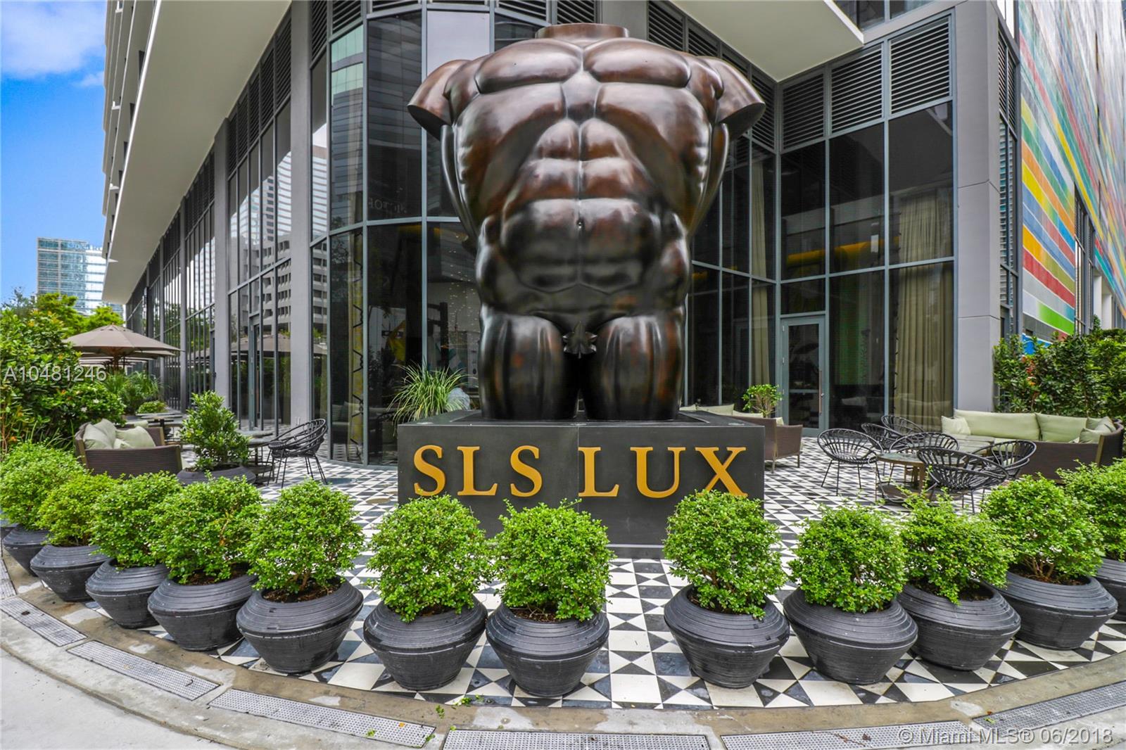 SLS LUX - Residential Lease