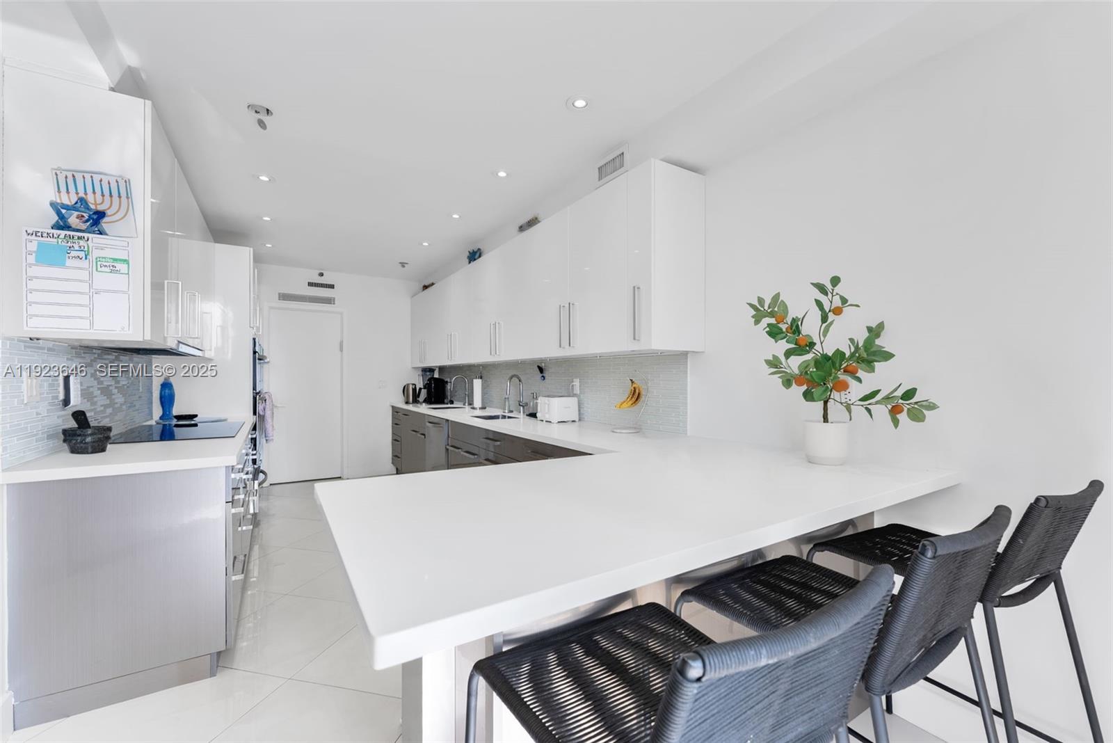 MARINA TOWER CONDO - Residential Lease